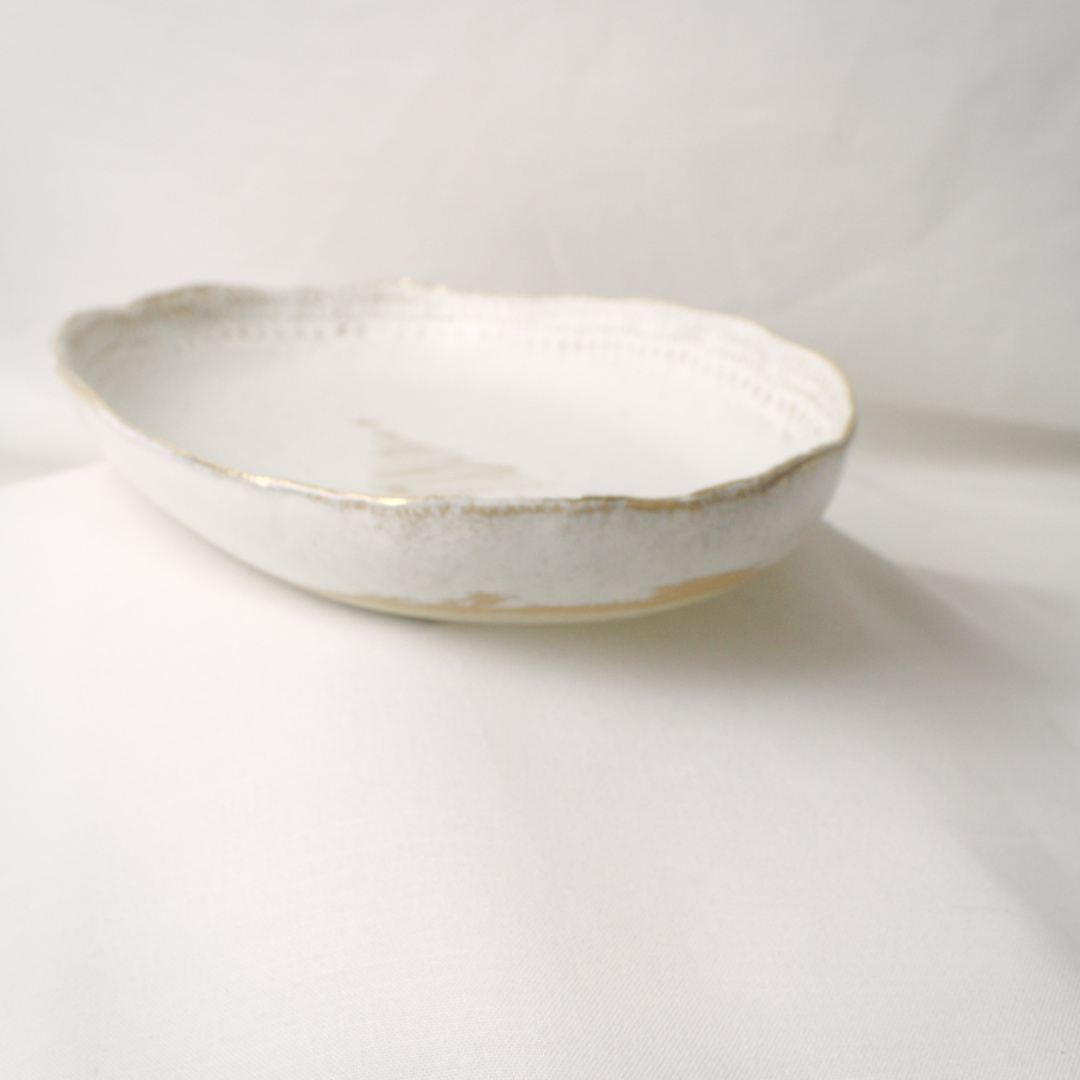 Schale weiß mit goldenem Bäumchen